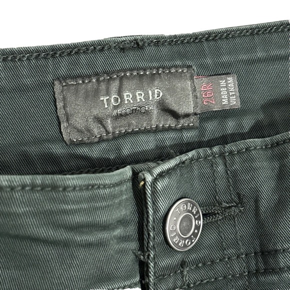 NWT TORRID Stretch Cargo Twill Jogger Pants Dark Green 26R Women's Fast Shipping - Picture 3 of 7